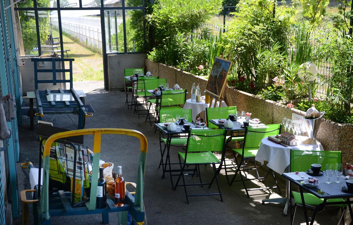 Avenue De La Gare Bed & Breakfast Riscle Exterior photo